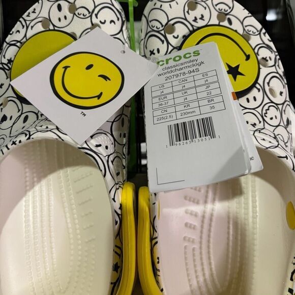 Crocs Smiley Clog Sandals Women US Shoes Size J4 W6 White/Yellow - Picture 5 of 5